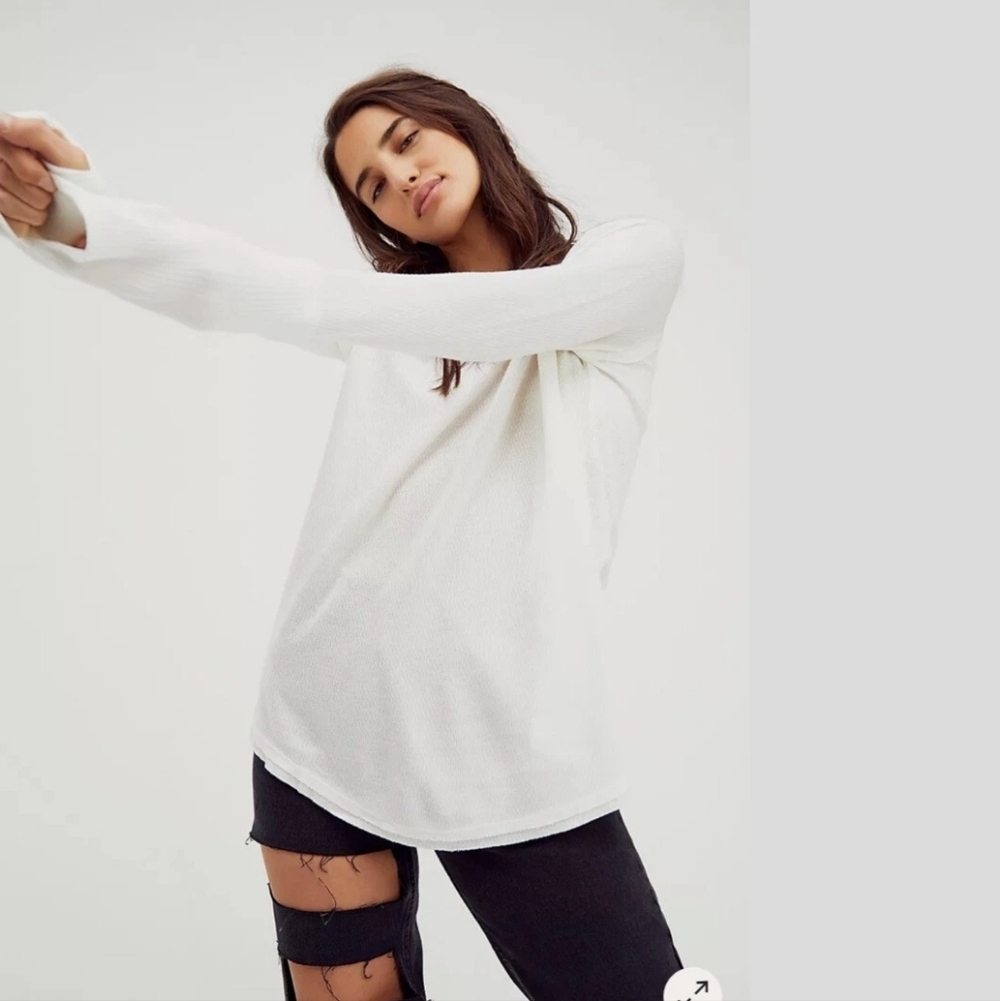 Small Snowy White We The Free Staycation Tunic